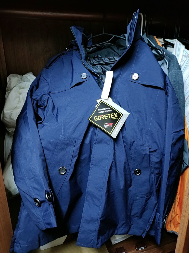 爬嘉明湖~玉山穿總統元旦外套，保暖又防水~~