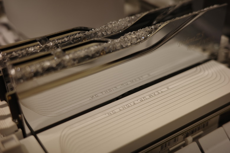 B850 Aorus Stealth ICE 開箱 與O11D Mini V2背插體驗