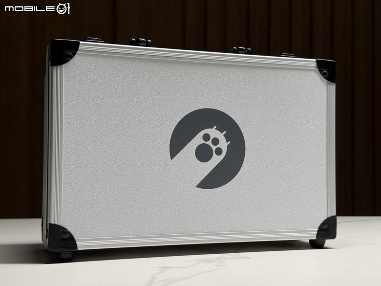 桌面最靚的仔！怒喵AM Infinity Mouse 鋁鎂合金無線滑鼠