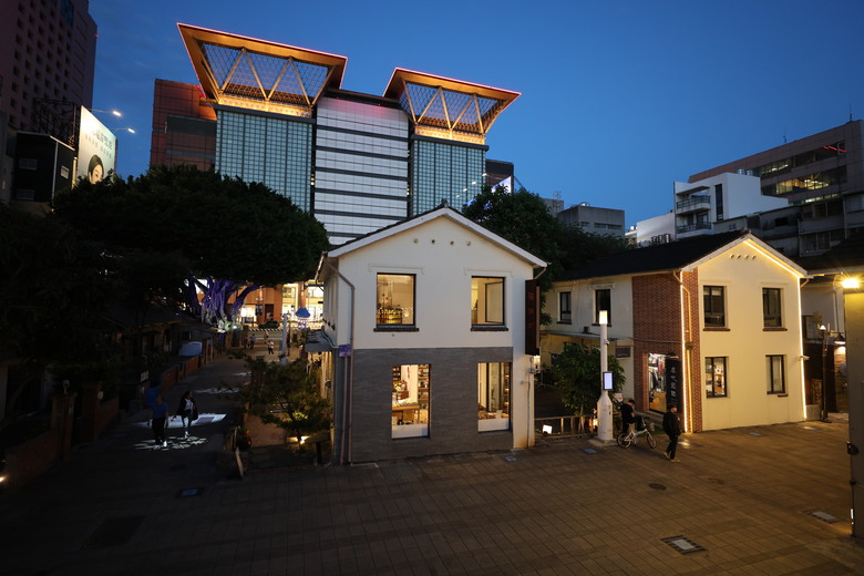 帶著R8的旅行 台南 港濱歷史公園 藍晒圖文創園區 高雄 大港橋