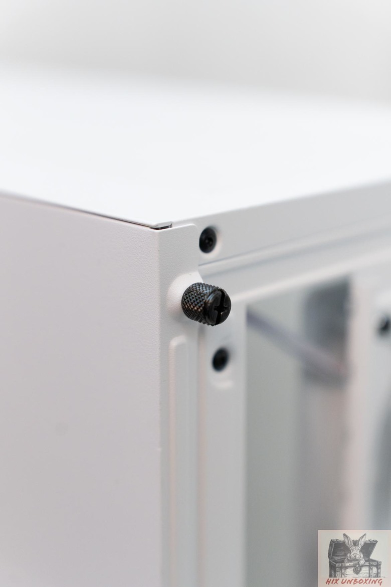 點我看大圖 全曲玻璃,全景感受 darkFlash大飛DS900G