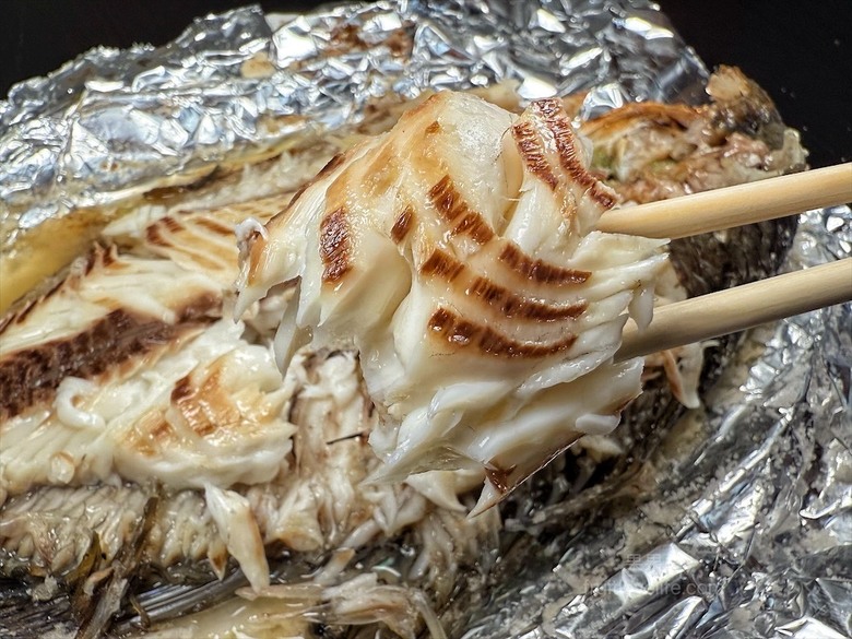 新鮮現烤魚，獨家蔥蒜醬汁、肉質Q嫩、味道鮮甜，外帶內用都好吃