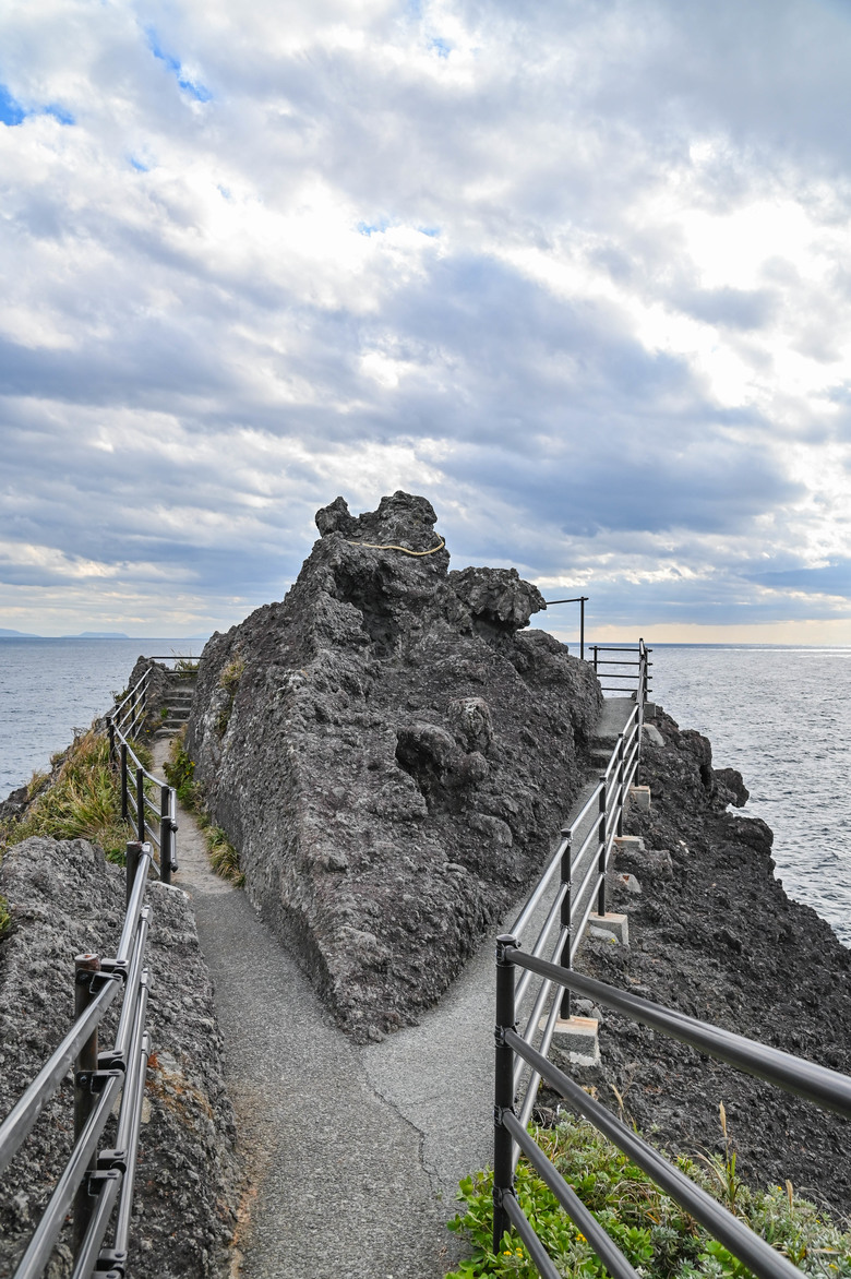 富士五湖與伊豆半島自駕6日遊 part3-石廊崎、石室神社、波勝崎、室岩洞、安城岬、龜甲岩、燈明ヶ崎