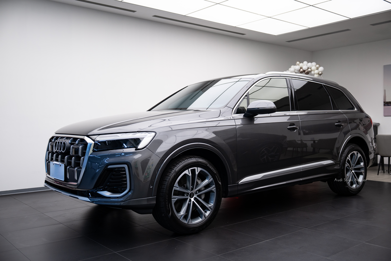 交車分享|Audi Q7 45 TFSI quattro|金屬武士灰・Samurai Grey・3M|預祝新年快樂
