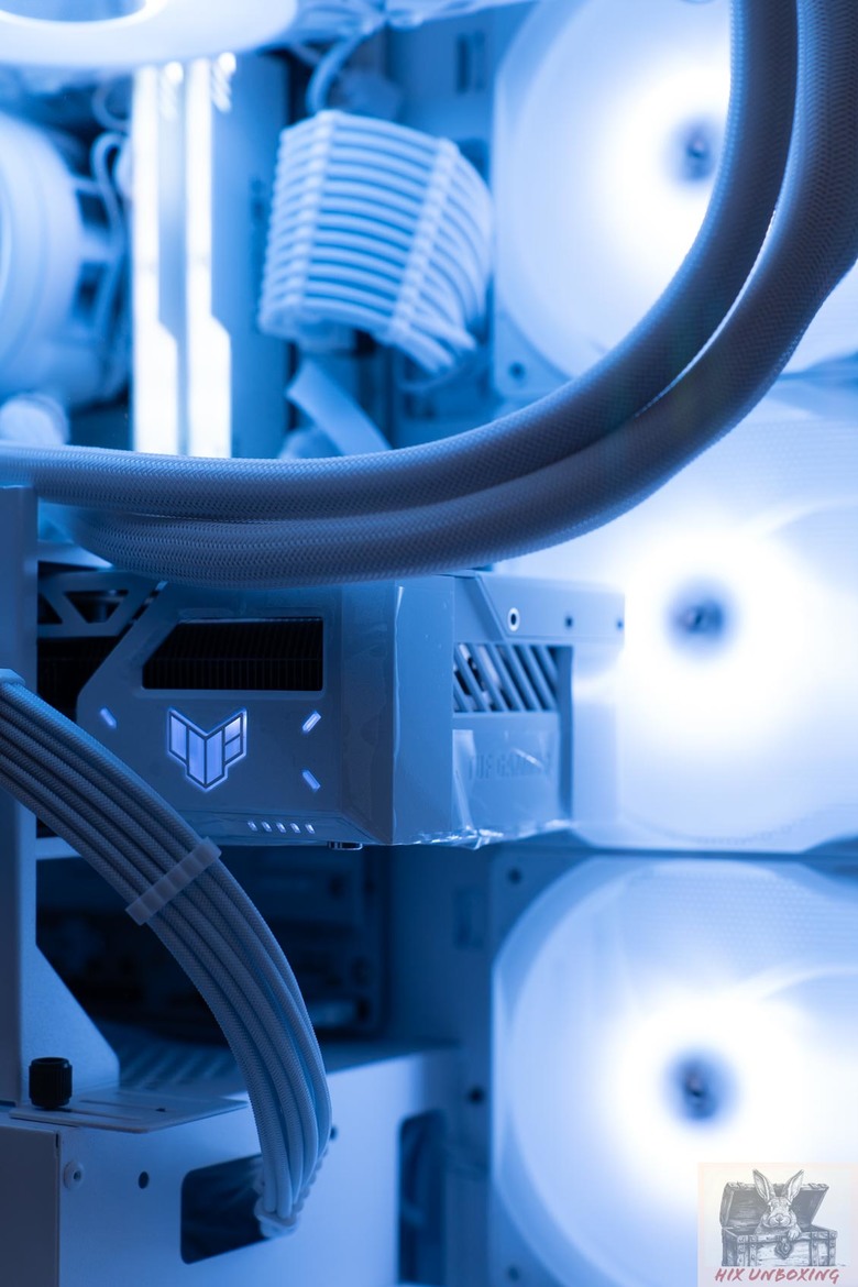 點我看大圖 全曲玻璃,全景感受 darkFlash大飛DS900G