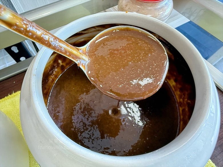 南投薑母鴨推薦，薑母鴨、胡椒全鴨還可以一鍋兩吃，山泉水養殖吳郭魚、現撈泰國蝦，埔里在地美食