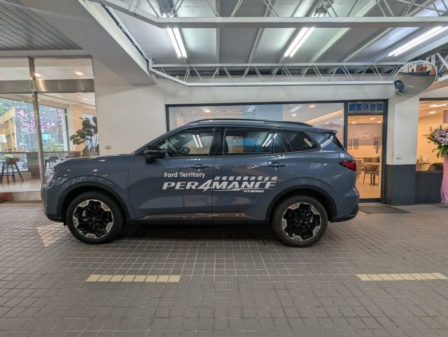 [心得]真的是空間大 配備多 Ford Territory油電版小試
