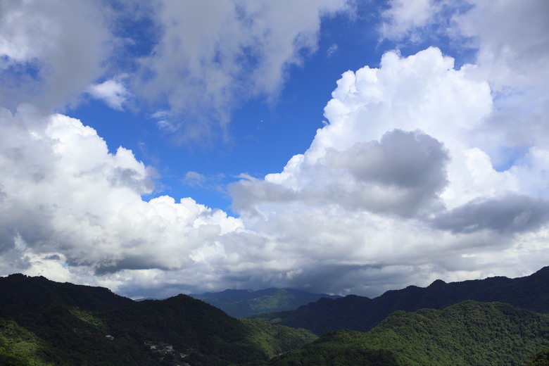 【遊記】一下子「出太陽」，一下子「大霧瀰漫」，一下子在「新北」，一下子在「宜蘭」，千島湖土虱頭 | 石牌縣界公園 - 大漠國渡