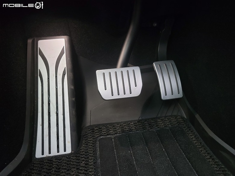 點我看大圖 Tesla Model Y rwd版(煥新Y) 二少爺 不專業 開箱 及 簡易心得分享