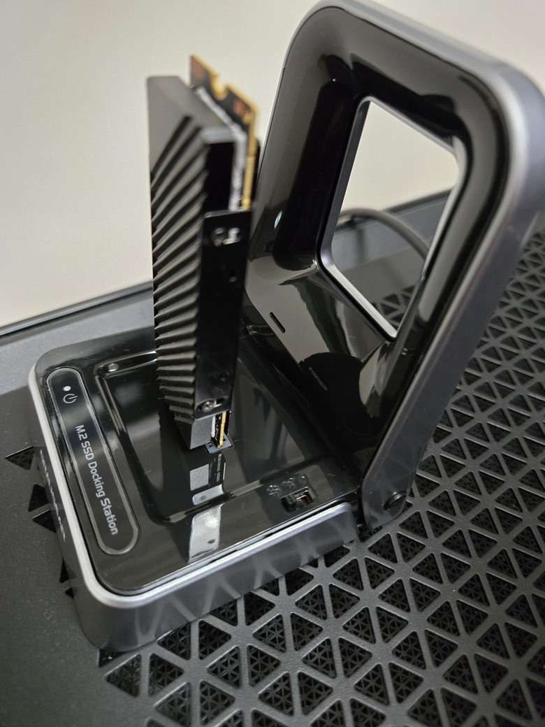 【開箱簡測】GRAUGEAR USB3.2 20Gbps Type C M.2 NVMe/NGFF 美型外接盒(Dock Station) 效能簡測 (圖多)