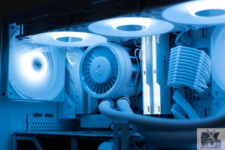 點我看大圖 全曲玻璃,全景感受 darkFlash大飛DS900G