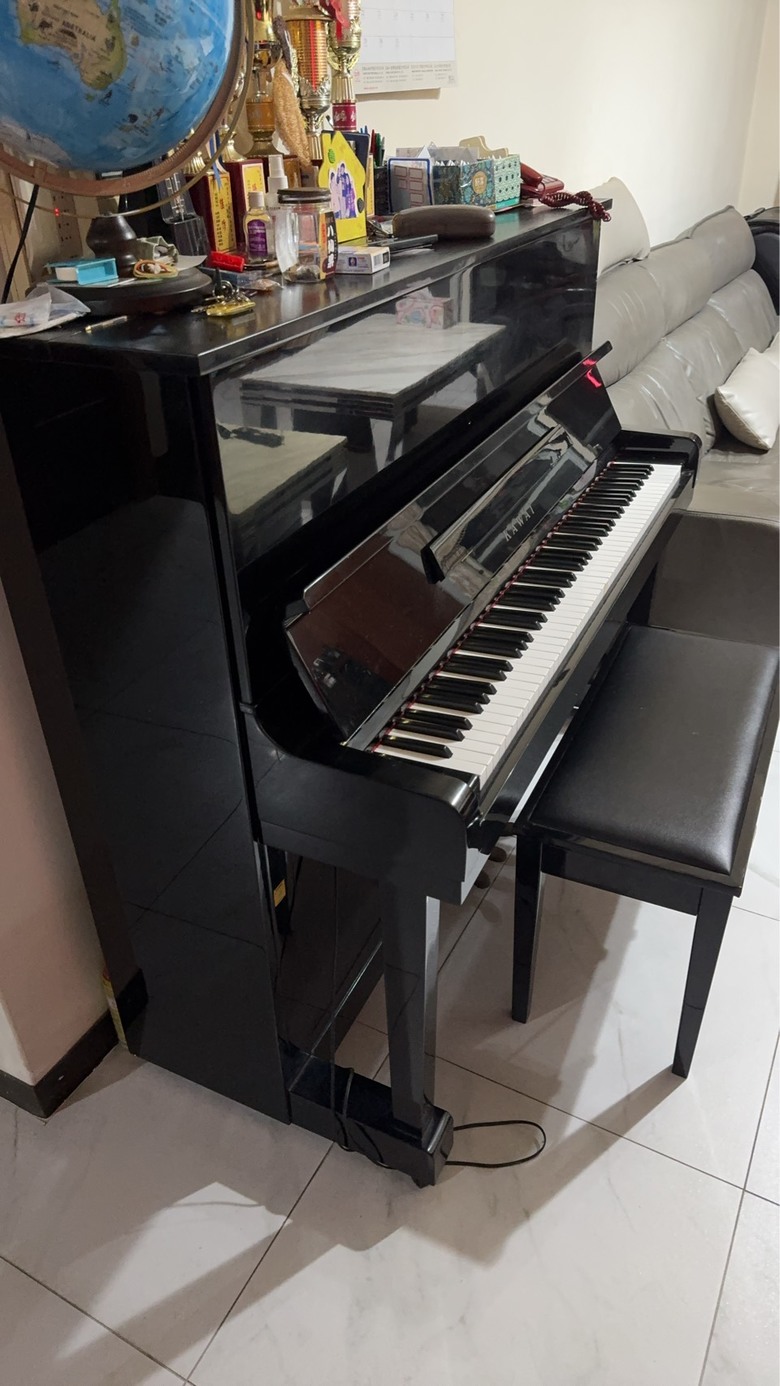 合河老鋼琴一台，免費送但是要自已來搬!