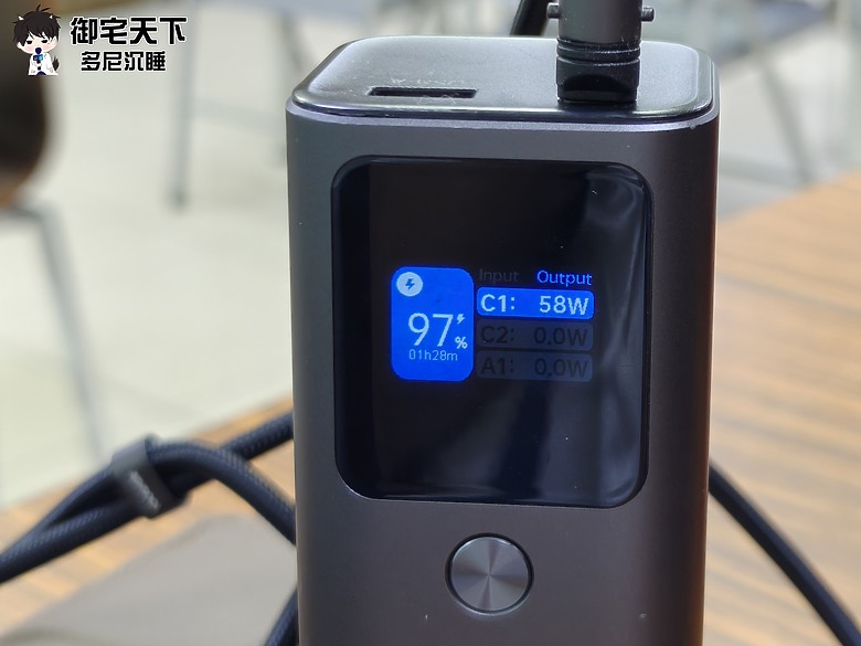 開箱｜TOUGHER 編織掛繩急速充電線 - 二合一設計，是手機掛繩也是 USB-C 充電線之作！