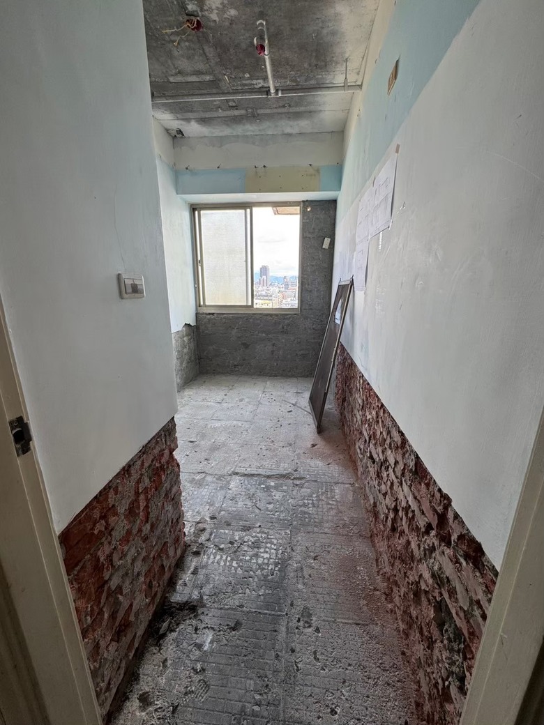 台中老屋翻新｜30年老宅的「減壓」改造｜老家具新生，調配出日系復古風