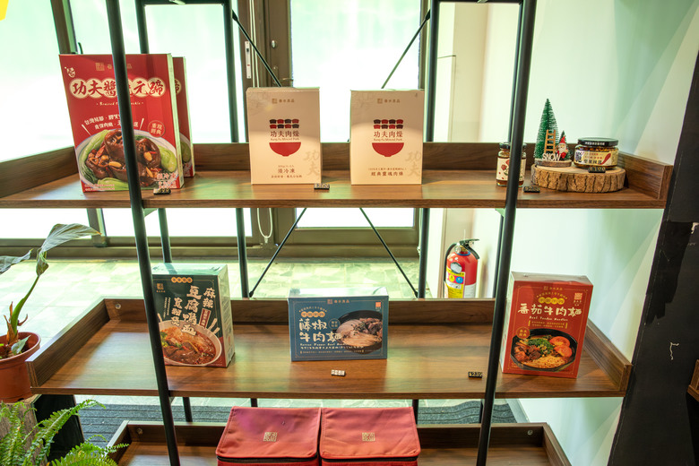 點我看大圖 在春秋交界入座,南投山林裡的食光