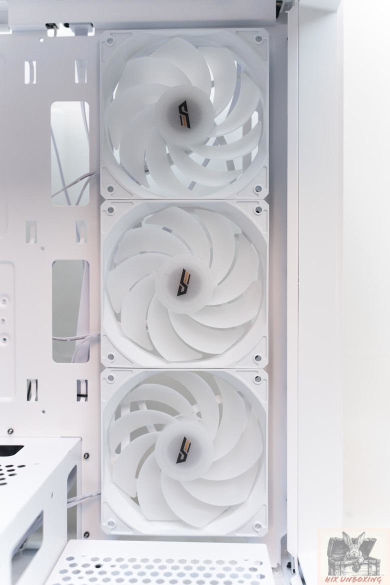 點我看大圖 全曲玻璃,全景感受 darkFlash大飛DS900G