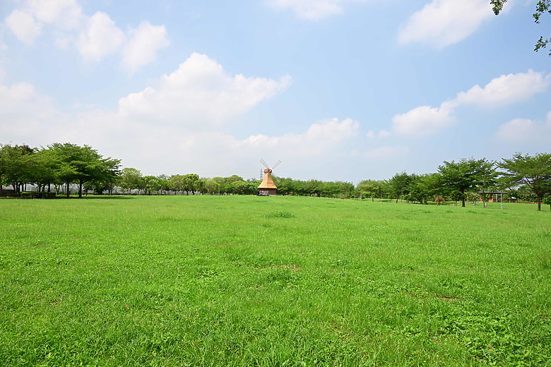 點我看大圖 Nikon Zf的首發表文,5.5公頃新埤綜合休閒公園環境改善工程即將完工,歡迎春節期間大家來遊玩。