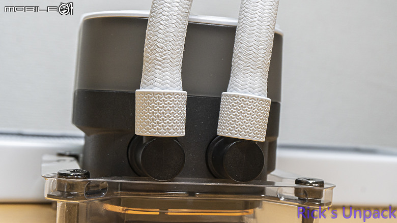 【開箱】泰坦潔白水冷 | CORSAIR iCUE LiNK TITAN 360 RX RGB WHITE