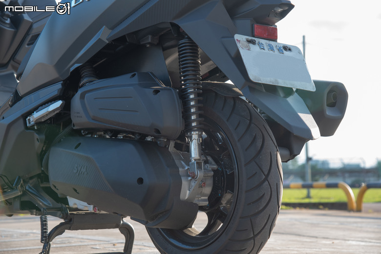 2025 SYM CRUiSYM試駕報告｜15萬元通勤出遊一車兩用！操駕動力雙重好評！