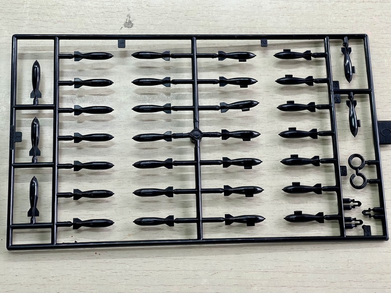 和你製作1/100 田宮B-52D 轟炸機，很巨呢！（第一部份）