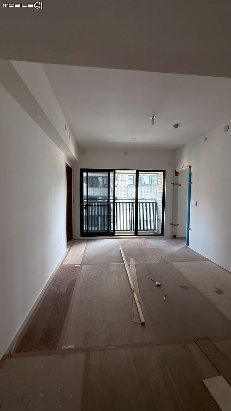 【開箱】客廳小、動線卡、餐桌太遠？分享我們怎麼在新成屋一次改善~一家人的距離還變近了~