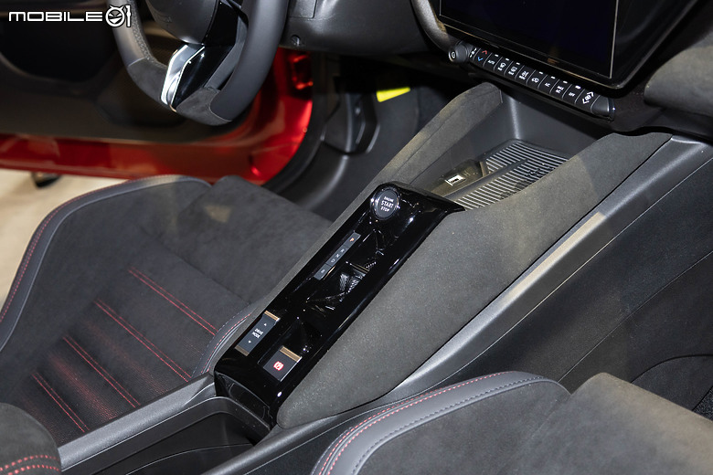 【採訪】Alfa Romeo Junior明年第二季導入，集結Stellantis四大品牌「桃園旗艦品牌中心」正式開幕！