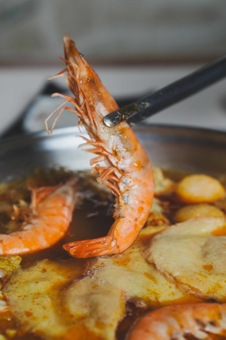 【台南酸白菜火鍋推薦】隱藏版麻辣酸白菜火鍋｜老師傅純手工酸白菜 ｜純手工酸白菜 × 手炒麻辣底｜東北酸白菜火鍋 安平店