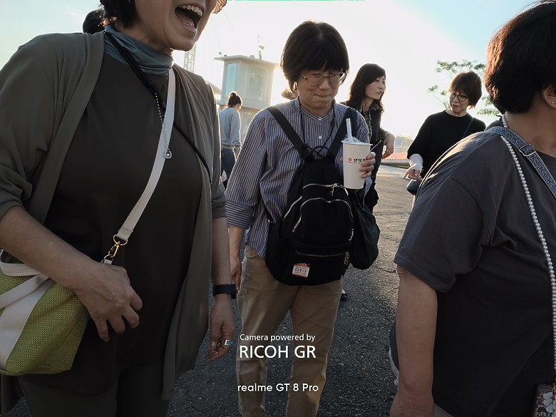 realme GT 8 pro × RICOH GR｜ 街拍的光影協奏曲