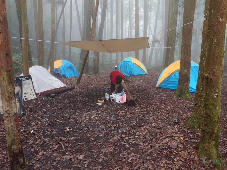 2020/12/26 霞喀羅大山、佐藤山，夜宿清泉天主堂，和April等山友一齊爬山