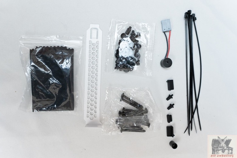 點我看大圖 全曲玻璃,全景感受 darkFlash大飛DS900G