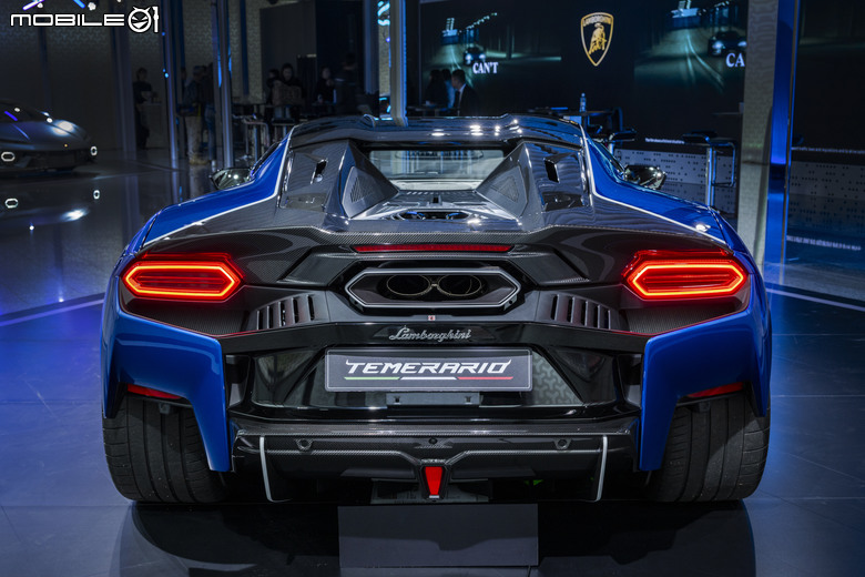 Lamborghini Revuelto、Urus SE、Temerario 首度齊聚臺灣｜限時三天於富邦美術館展示！