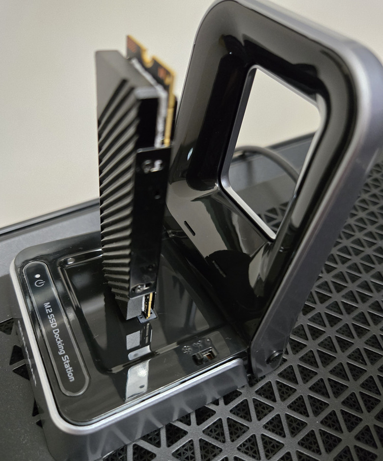 【開箱簡測】GRAUGEAR USB4.0 Type C M.2 NVMe 美型外接盒(Dock Station) 效能簡測 (圖多)