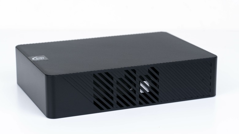 「開箱」Seagate Expansion 26TB - 資料的最後一理路，划算的冷儲存方案