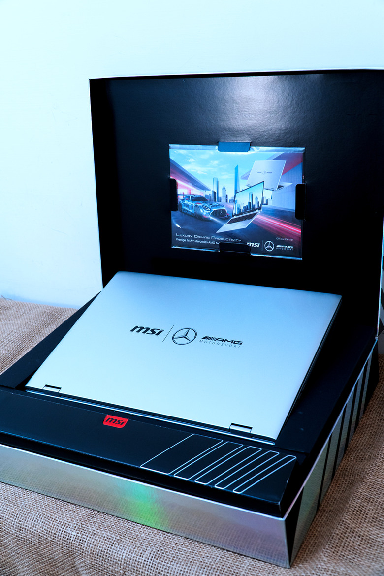 純粹的紀念 MSI Prestige 16 AI+ MercedesAMG聯名版