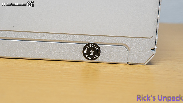 【開箱】白色側出電源 | CORSAIR RM1000x SHIFT WHITE