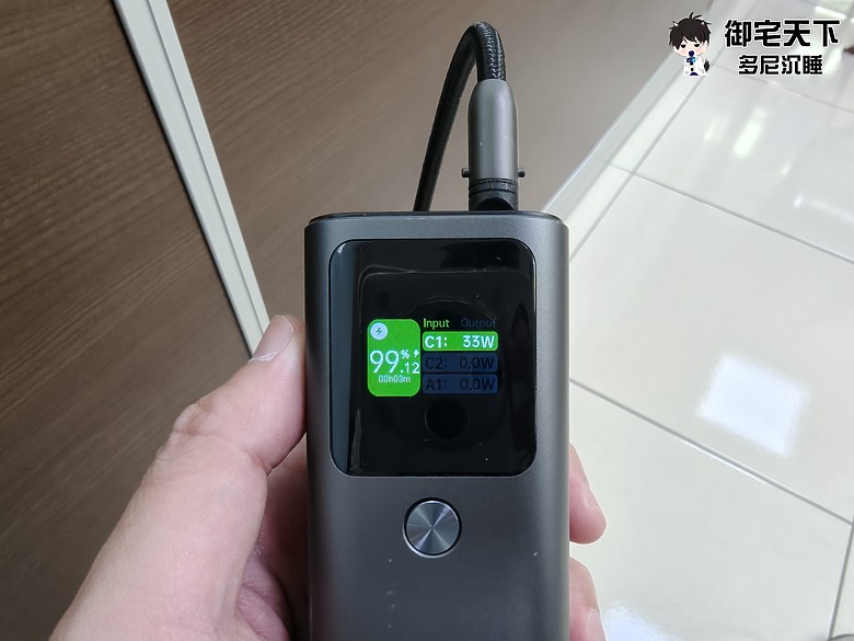 開箱｜TOUGHER 編織掛繩急速充電線 - 二合一設計，是手機掛繩也是 USB-C 充電線之作！