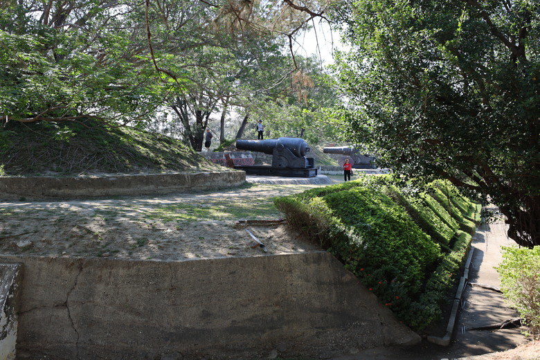 帶著R8的旅行 鷲嶺食肆 原台南測候所 吳園藝文中心 臺南知事官邸 億載金城