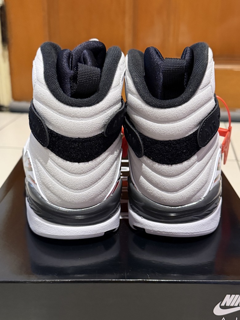 Air Jordan 8 bugs bunny 2025 開箱