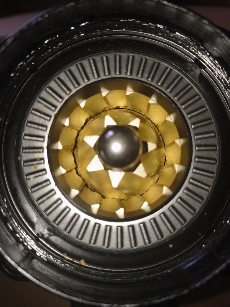 小巧家用入門磨豆機* 萬元內* 除靜電 *鍍鈦錐刀