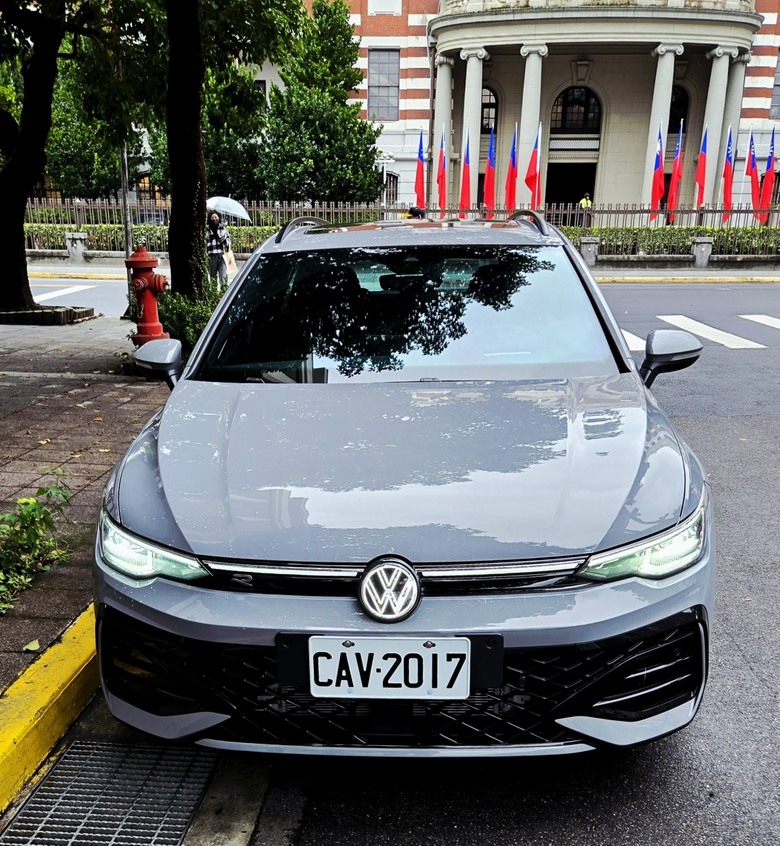 點我看大圖 Golf Variant 8.5 簡單開箱+200天使用心得(+後座預縮功能安全帶確認)