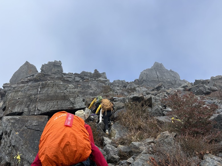 比玉山前峰還難爬的「南橫溪頭山」