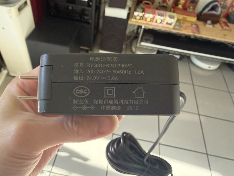 點我看大圖 【開箱】AUX奧克斯擦窗機器人