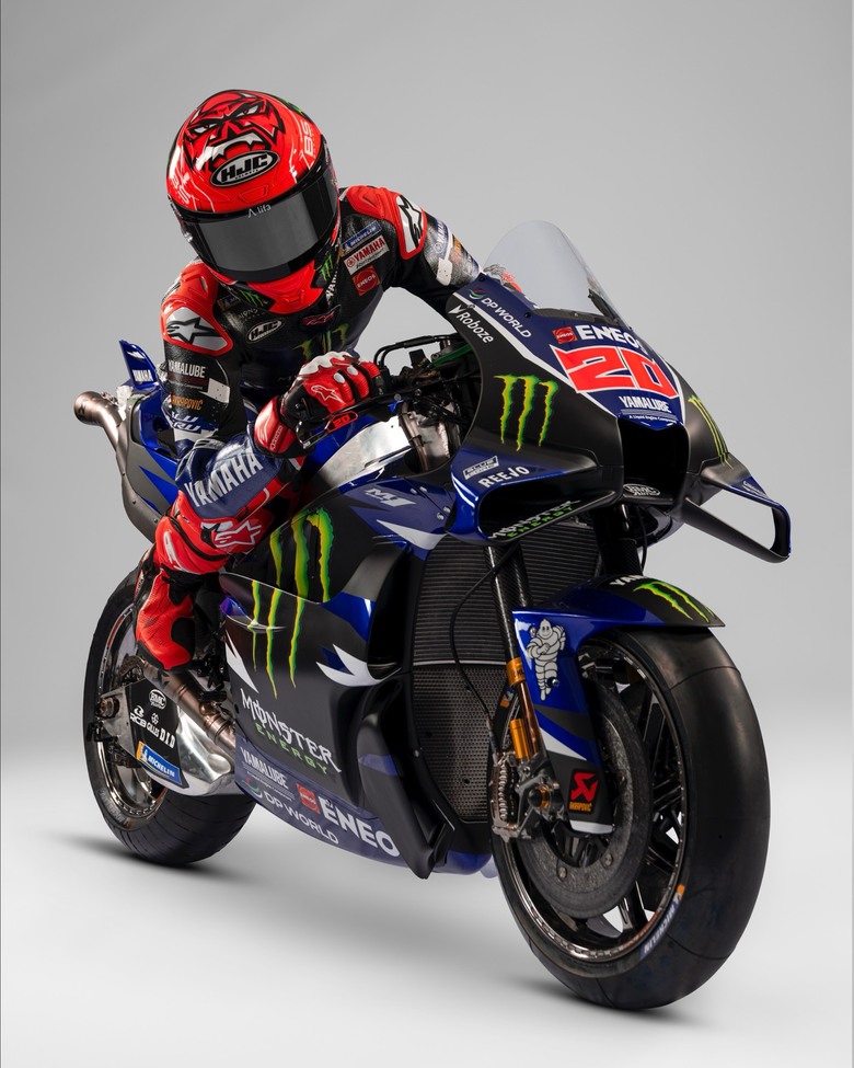 點我看大圖 【MotoGP】Monster Energy YAMAHA 2026 廠隊 YZR-M1 告別直四,全新V4引擎發表