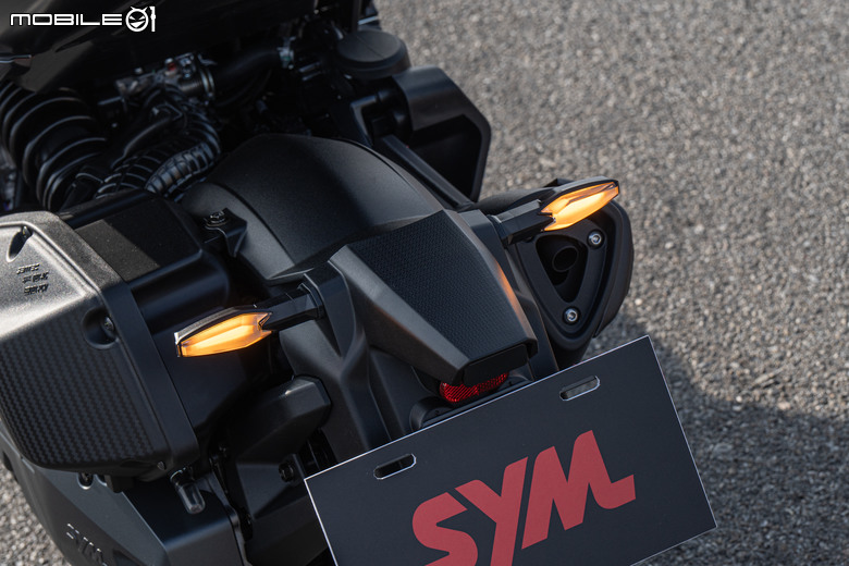 Bosch彎道ABS加持！SYM DRGBT二代電推龍全速域進化！