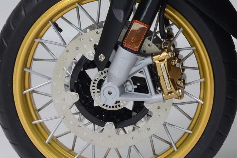 【模型製作】MENG 1/9 BMW R1250GS ADV