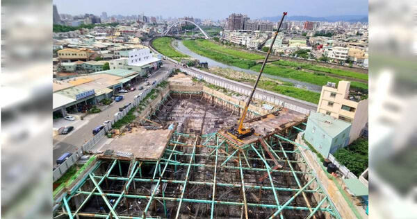 房市核彈現形！全台建商被迫停工