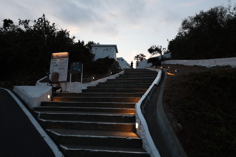 帶著R8的旅行 駁二 高雄流行音樂中心 旗津 高雄燈塔