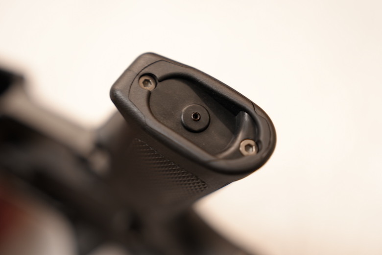 Tokyo Marui EVOLT M4A1 入手開箱! 挑戰 GBBR 的仿真尺寸,電槍科技的全新篇章