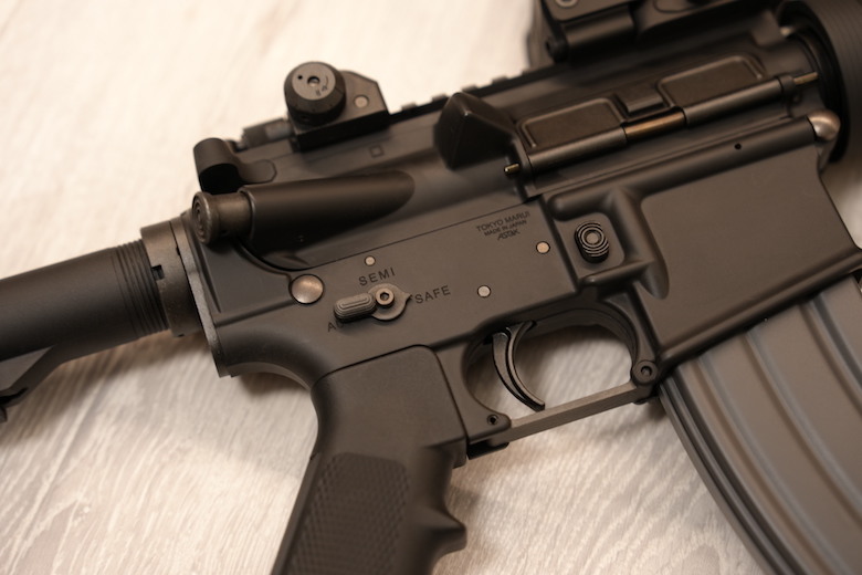 Tokyo Marui EVOLT M4A1 入手開箱! 挑戰 GBBR 的仿真尺寸,電槍科技的全新篇章