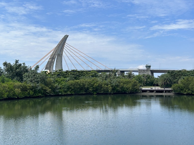 騎 遊 東 港 ( 大 鵬 灣 濕 地 公 園 )